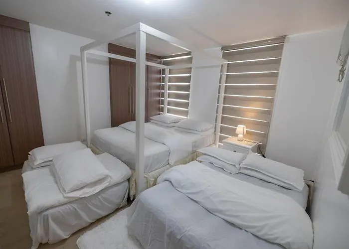 A2j Luxury 1br Balcony Venice Near Malls * Manila