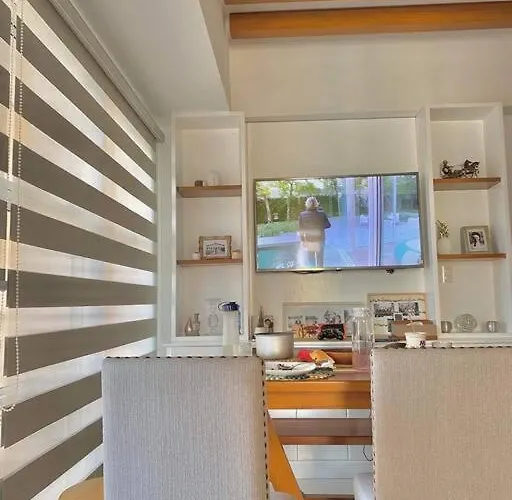 A2j Luxury 1br Balcony Venice Near Malls *