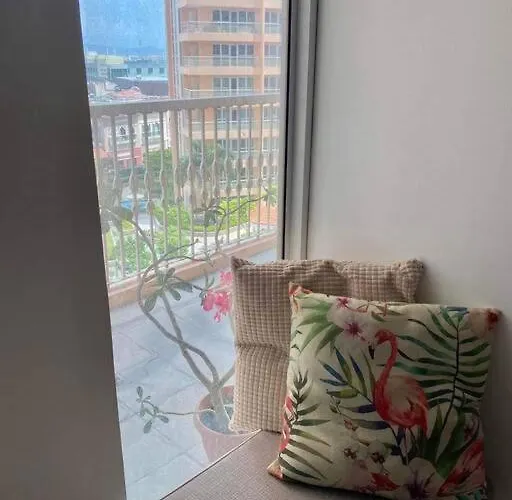A2j Luxury 1br Balcony Venice Near Malls *
