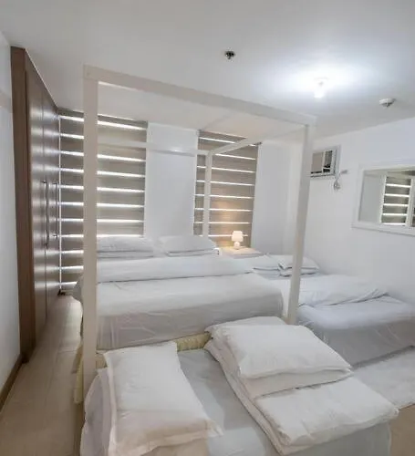 A2j Luxury 1br Balcony Venice Near Malls * Manila
